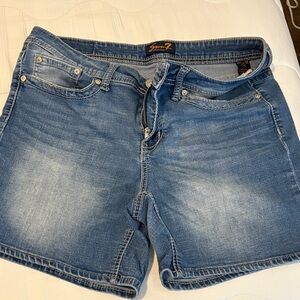 Seven7 Women's Light Blue Jean Shorts